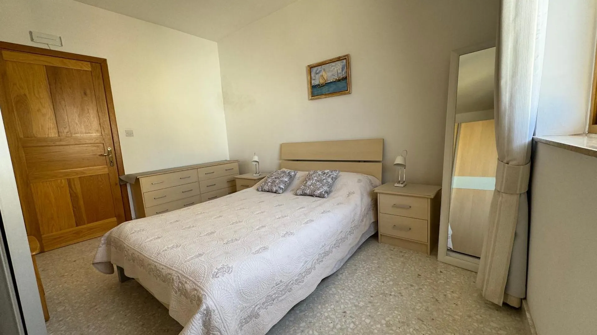 Sea View 2 Bedroom Apartment Sliema